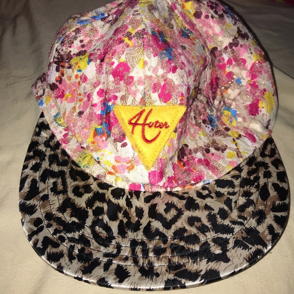 CUTE HAT! - Picture 2 of 6